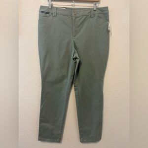 Charter Club Women’s Slim Leg Pants Size : 14